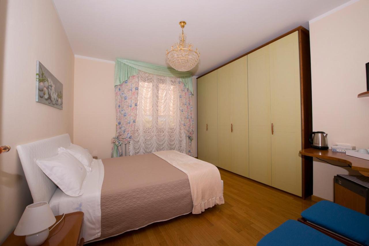 La Casa Di Pimpi Bed & Breakfast Десенцано дел Гарда Екстериор снимка